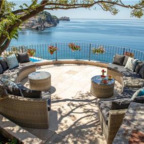 11 bedroom seafront villa with infinity pool near Budvar, sleeps 22